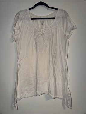 New York Laundry White Embroidered Lace-Up Peasant Top